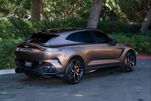 2025 Aston Martin DBX 707
