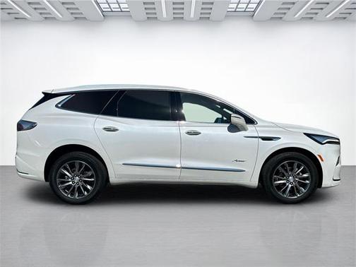 2022 Buick Enclave AWD Avenir