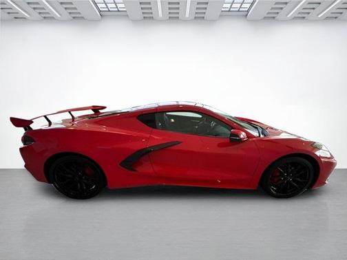 2026 Chevrolet Corvette Stingray w/2LT