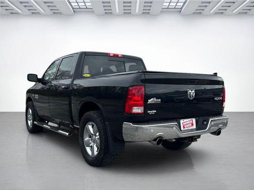 Brilliant Black Crystal Pearlcoat 2016 RAM 1500 Big Horn