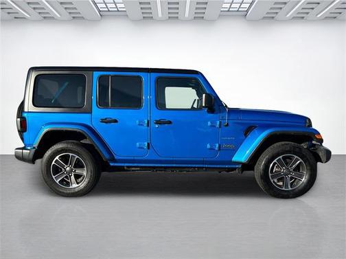 2023 Jeep Wrangler 4-Door Sahara 4x4