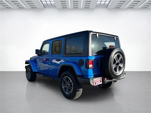 2023 Jeep Wrangler 4-Door Sahara 4x4