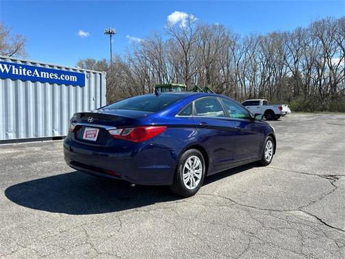 2011 Hyundai SONATA GLS