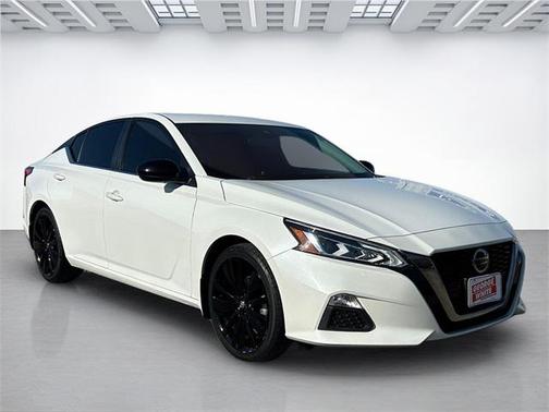 2021 Nissan Altima SR FWD