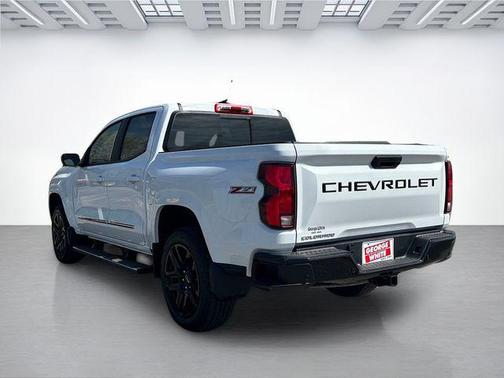 Summit White 2025 Chevrolet Colorado Z71