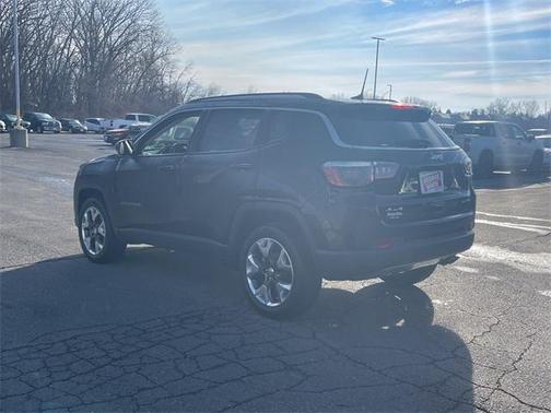 Photo 5 of 33 of 2018 Jeep Compass Limited