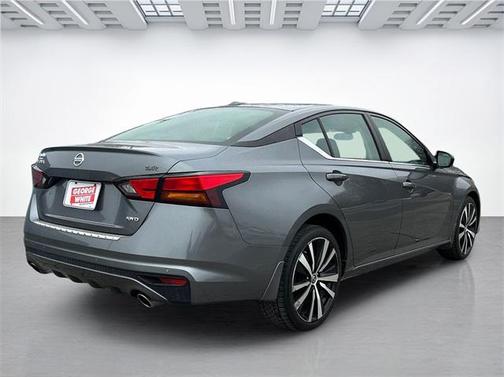 2022 Nissan Altima SR Intelligent AWD