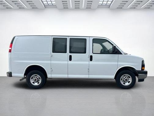 2022 GMC Savana 2500 Work Van