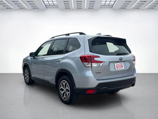 Ice Silver Metallic 2021 Subaru Forester Premium