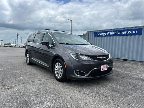 2018 Chrysler Pacifica Touring-L