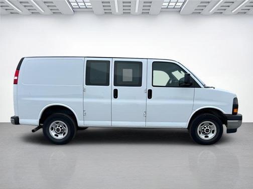 2022 GMC Savana 2500 Work Van