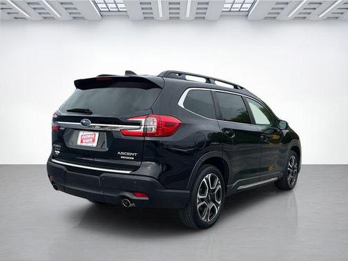 Crystal Black Silica 2023 Subaru Ascent Limited 8-Passenger