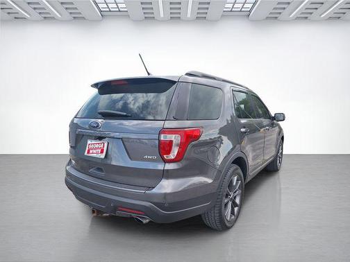 Magnetic 2018 Ford Explorer XLT