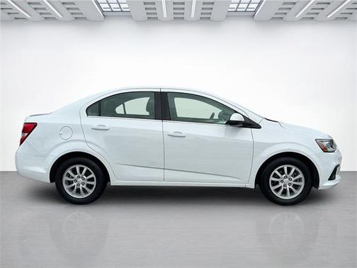 2020 Chevrolet Sonic FWD Sedan LT