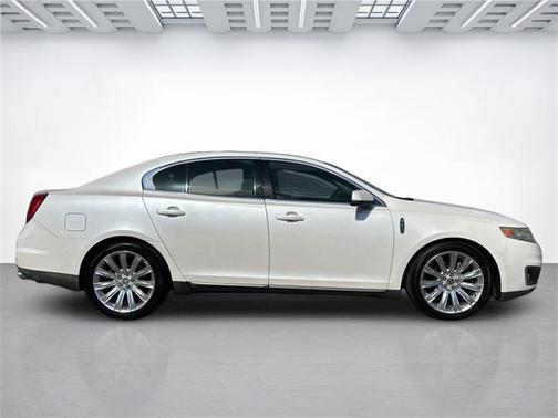 2010 Lincoln MKS Base