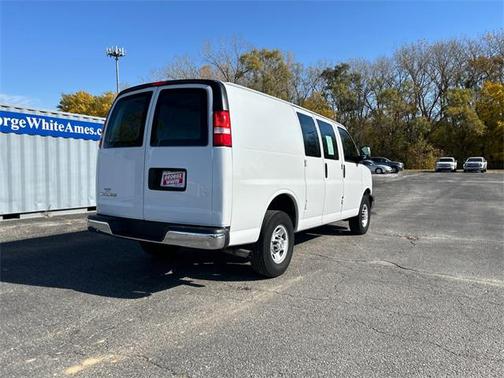 2022 Chevrolet Express 2500 RWD 2500 Regular Wheelbase WT