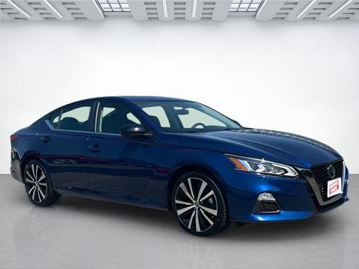 2022 Nissan Altima SR FWD
