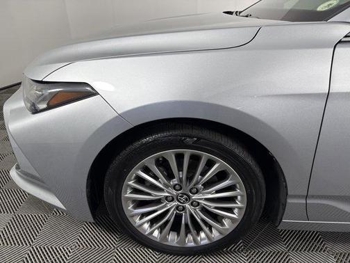 Celestial Silver Metallic 2019 Toyota Avalon Limited