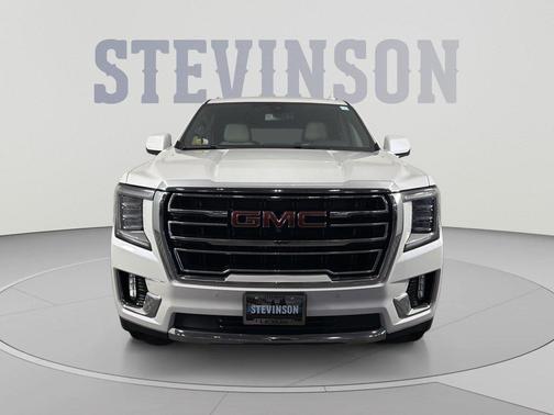 White Frost Tricoat 2021 GMC Yukon SLT