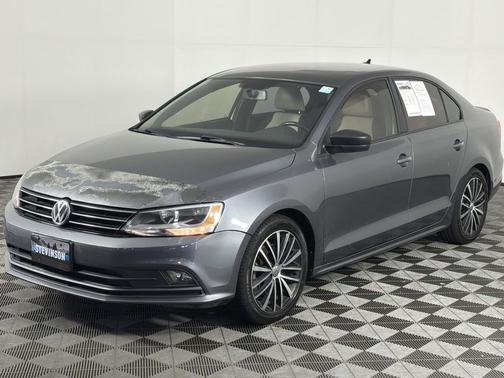 Platinum Gray Metallic 2015 Volkswagen Jetta 1.8T Sport