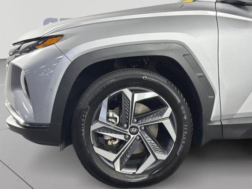 Shimmering Silver 2022 Hyundai TUCSON Limited