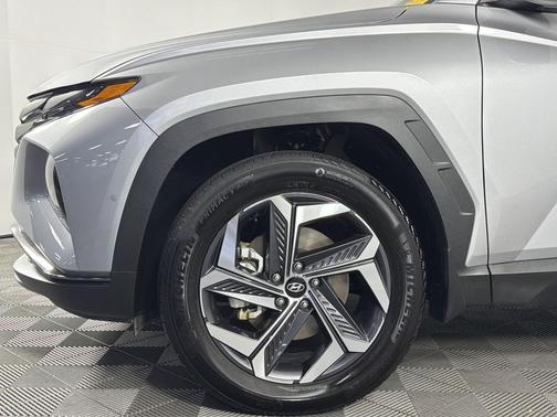 Shimmering Silver 2022 Hyundai TUCSON Limited