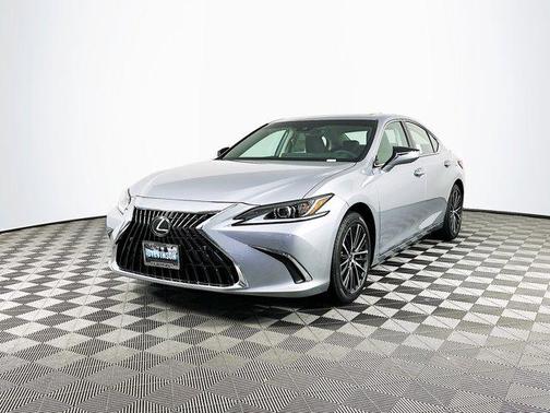 2025 Lexus ES 300h Base