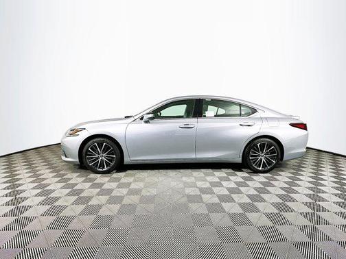 2025 Lexus ES 300h Base