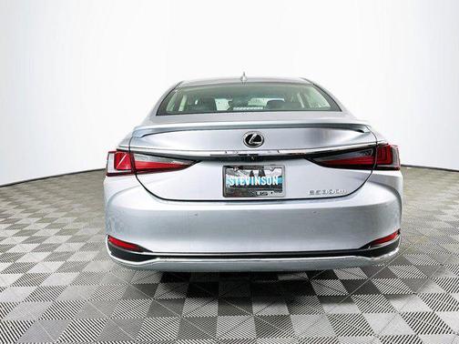 2025 Lexus ES 300h Base
