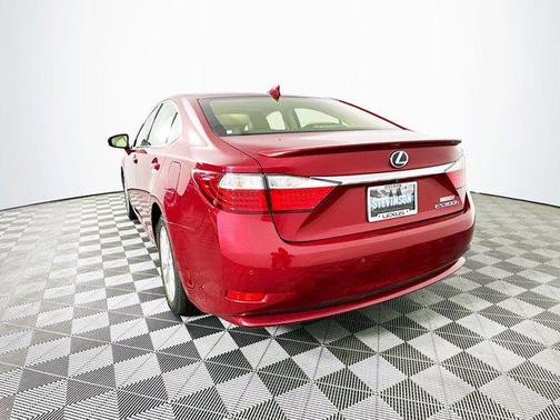 2015 Lexus ES 300h Base
