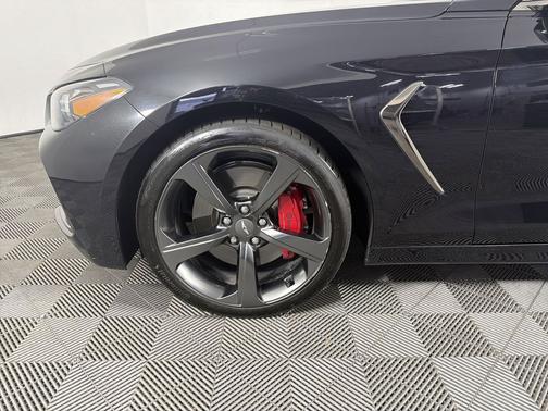 Vik Black 2020 Genesis G70 3.3T AWD