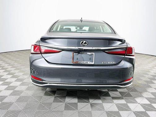 2025 Lexus ES 300h Luxury