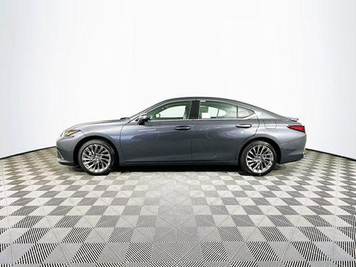 2025 Lexus ES 300h Luxury