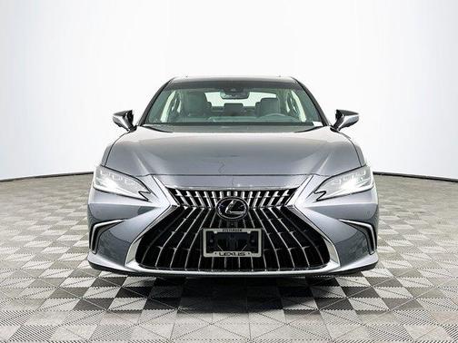 2025 Lexus ES 300h Luxury