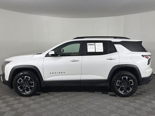 Iridescent Pearl Tricoat 2025 Chevrolet Equinox AWD ACTIV