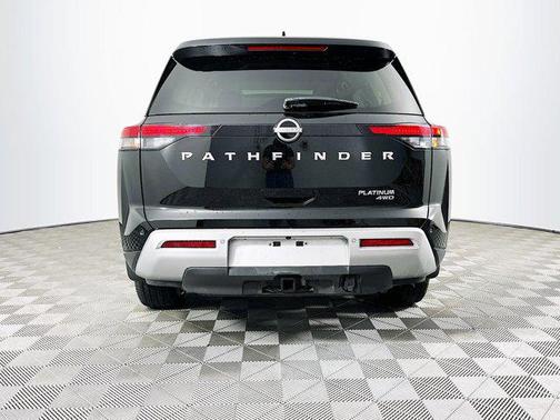 2024 Nissan Pathfinder Platinum 4WD
