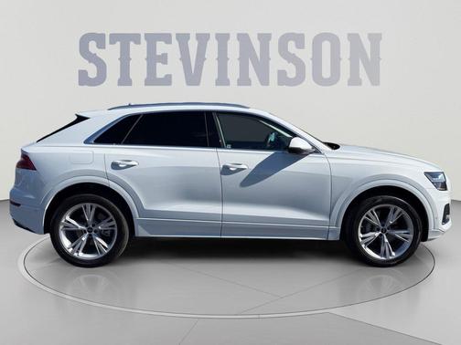 Glacier White Metallic 2023 Audi Q8 55 Premium Plus