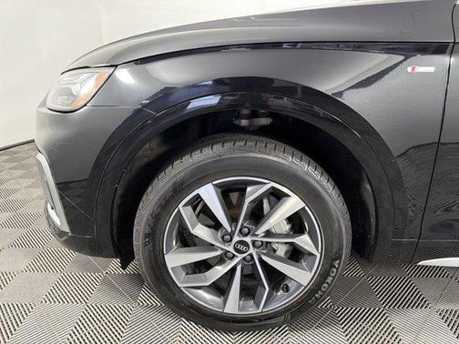 Mythos Black Metallic 2022 Audi Q5 45 S line Premium Plus