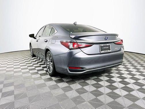 2020 Lexus ES 300h Base