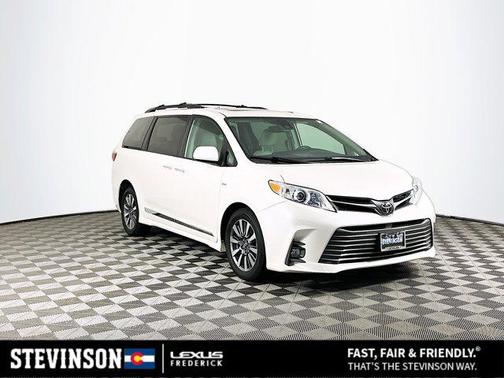 2020 Toyota Sienna XLE