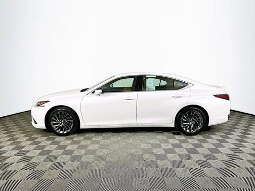 2025 Lexus ES 300h Luxury