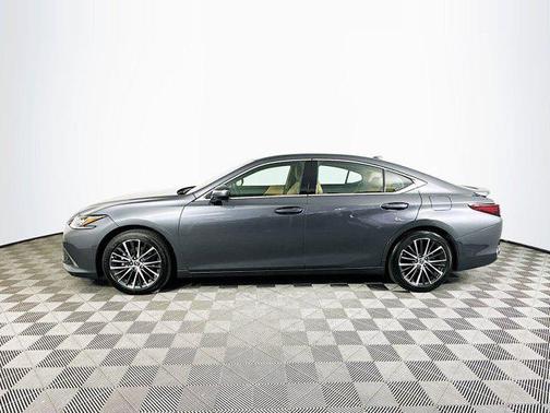 2025 Lexus ES 300h Base