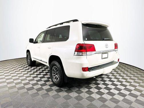 2020 Toyota Land Cruiser Base