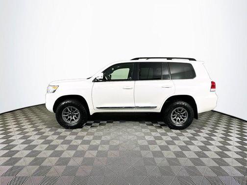 2020 Toyota Land Cruiser Base