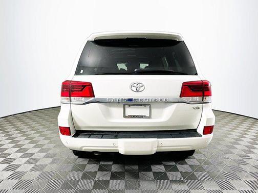 2020 Toyota Land Cruiser Base