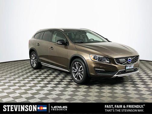 2015 Volvo V60 Cross Country T5 Platinum