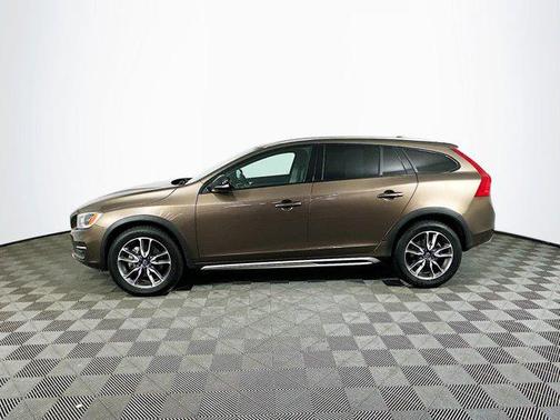 2015 Volvo V60 Cross Country T5 Platinum