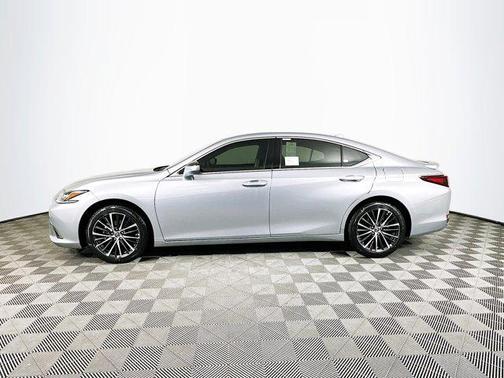 2025 Lexus ES 300h Base
