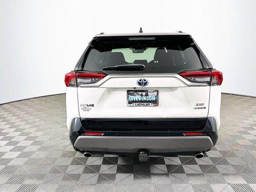 2020 Toyota RAV4 Hybrid SE
