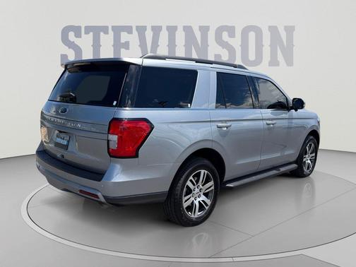Iconic Silver Metallic 2024 Ford Expedition XLT